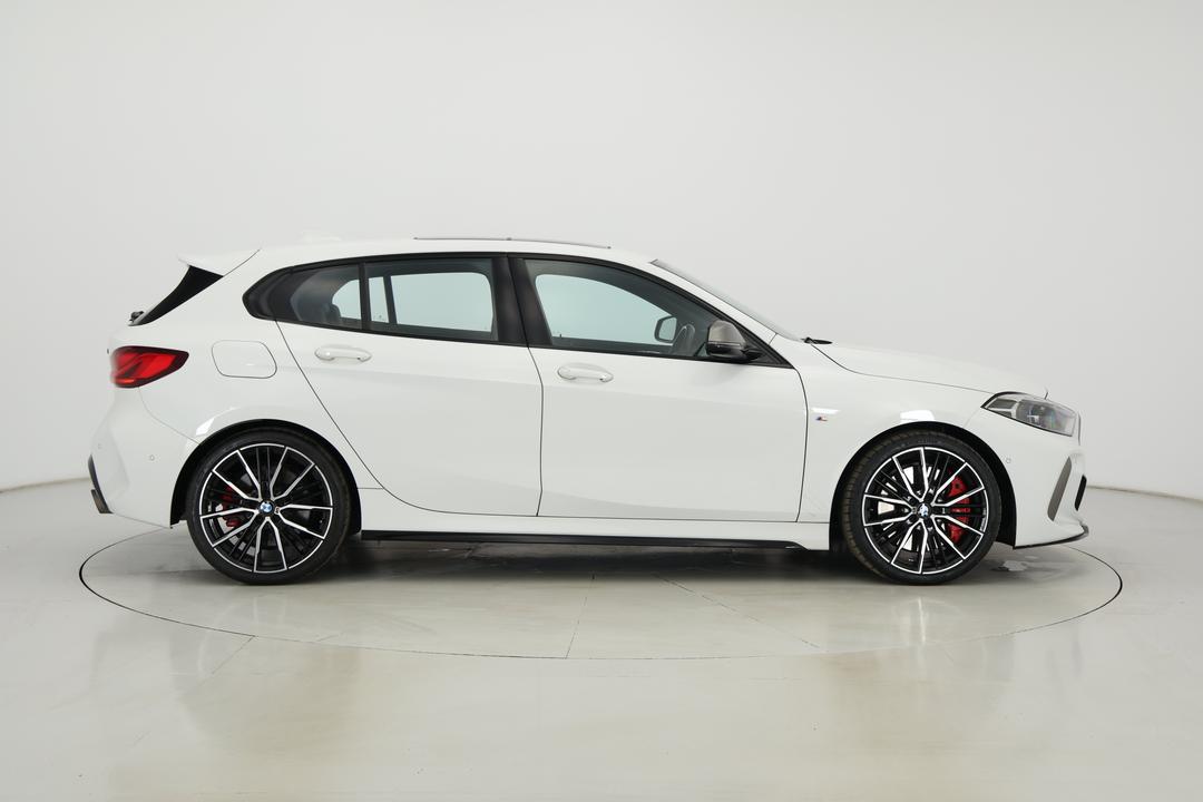 2022 BMW 1 M135i xDrive, Automatic, 53808 km, Right Side View