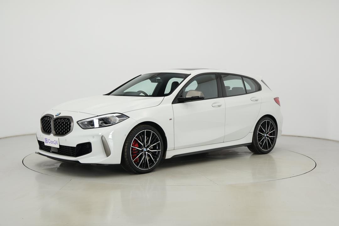2022 BMW 1 M135i xDrive, Automatic, 53808 km, Left Front Diagonal (45- Degree) View