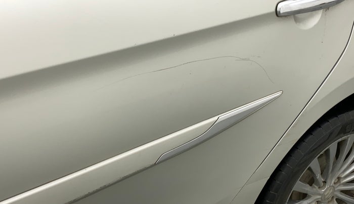 2017 Maruti Ciaz ALPHA 1.4 VVT, Petrol, Manual, 98,200 km, Rear left door - Minor scratches