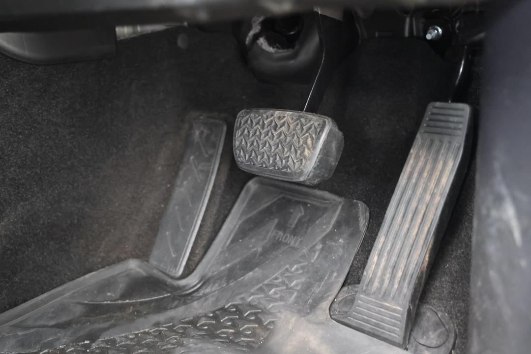 2019 Toyota Camry Ascent, Automatic, 88579 km, Right Side Front Door Cabin View
