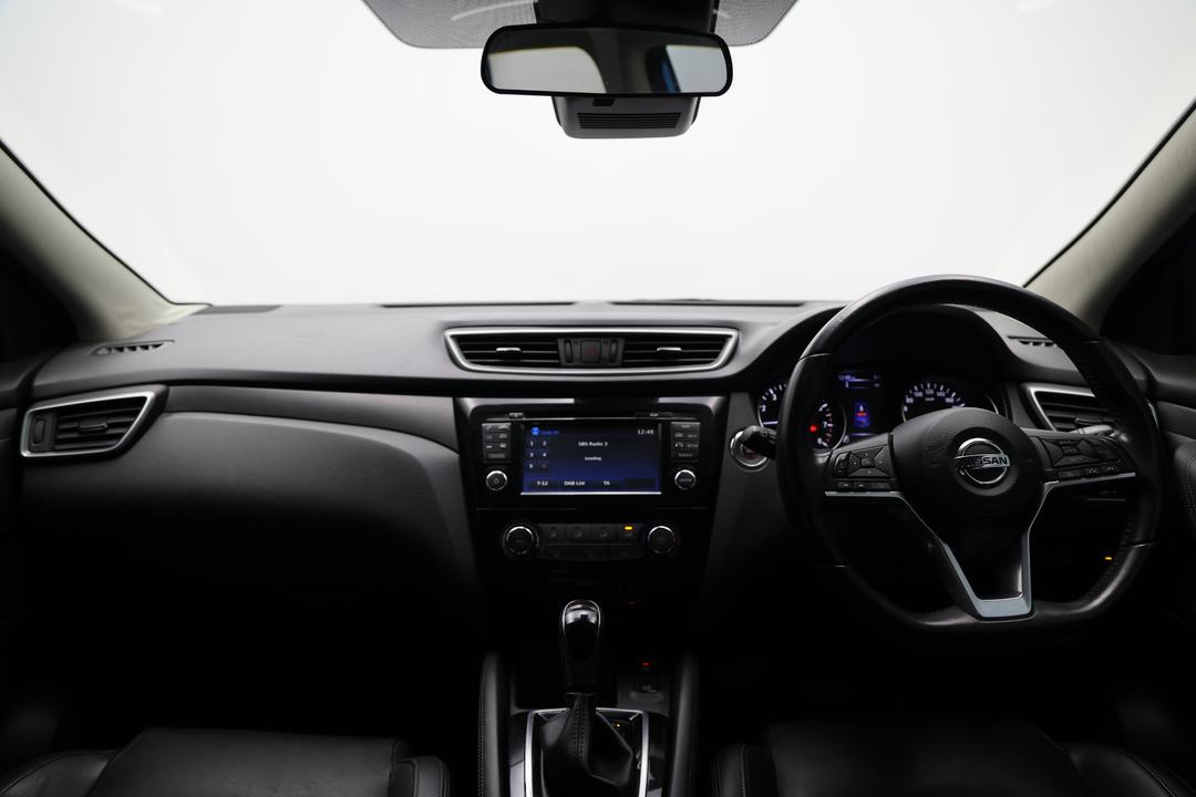 2017 Nissan Qashqai St-l, Automatic, 136466 km, Dashboard View