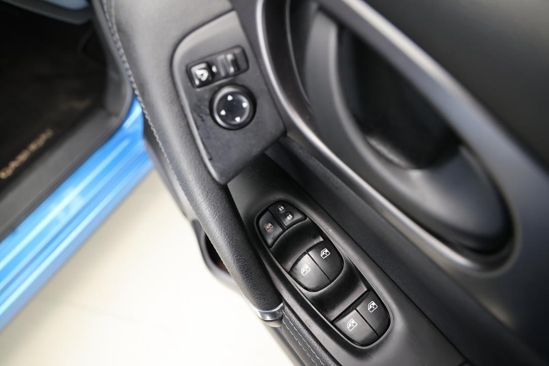 2017 Nissan Qashqai St-l, Automatic, 136466 km, Utility Switches/Buttons
