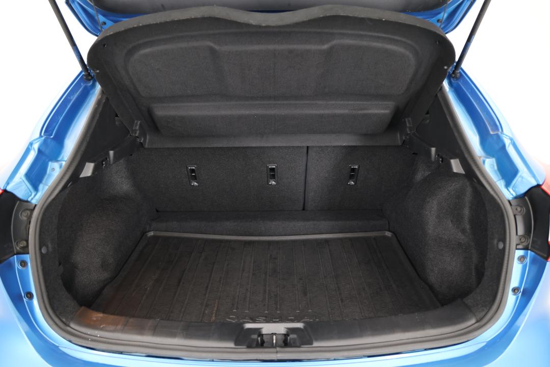 2017 Nissan Qashqai St-l, Automatic, 136466 km, Boot Inside View