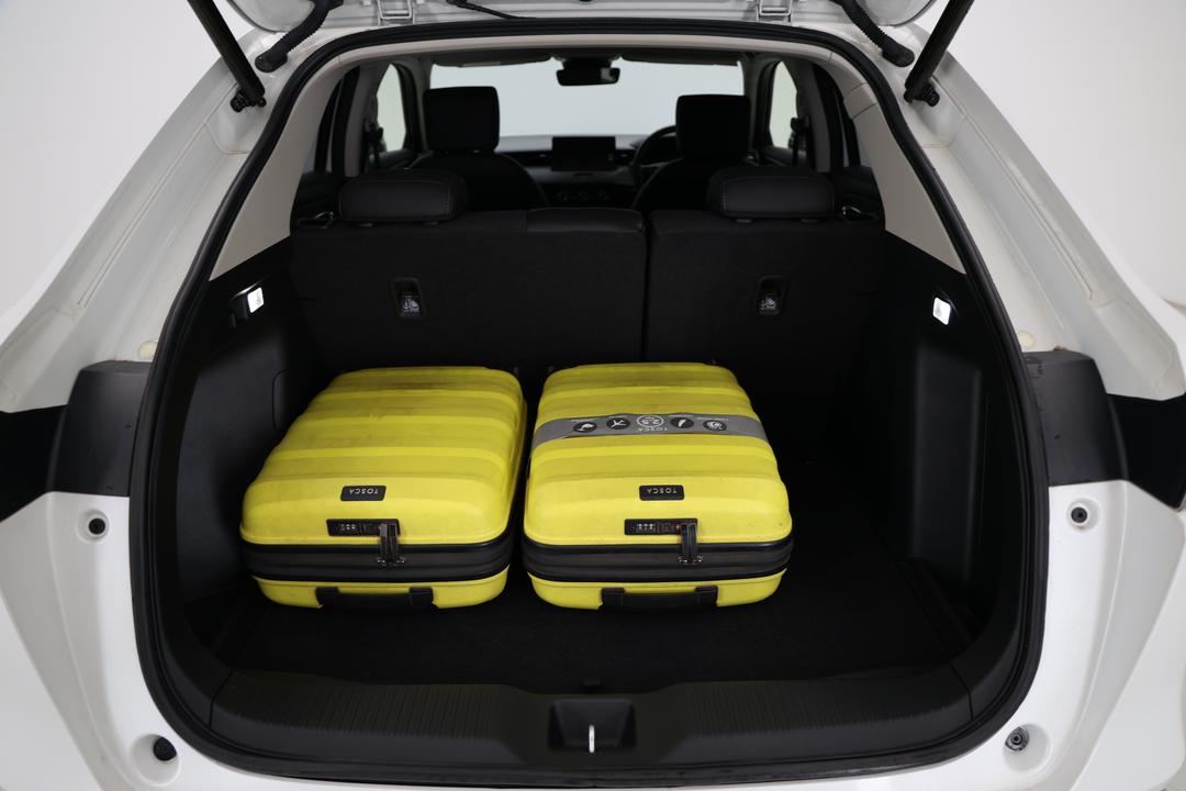 2023 Honda HR-V E:hev L, Automatic, 32707 km, Boot Inside View with Luggage