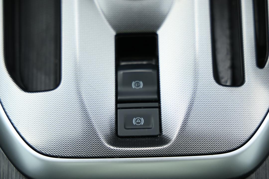 2022 GWM Haval Jolion Ultra, Automatic, 32959 km, Handbrake