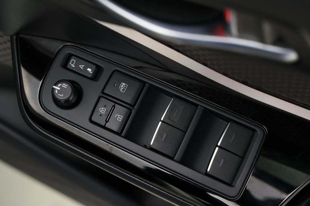 2019 Toyota C-HR Koba (2WD), Automatic, 92220 km, Drivers Side Door Panel Controls
