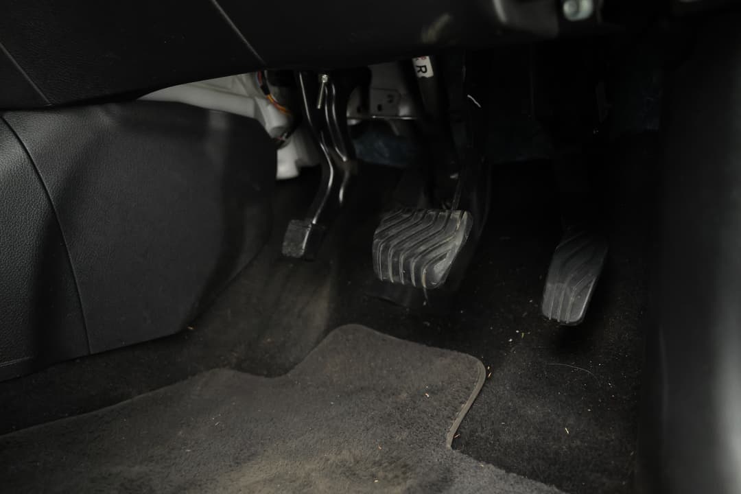 2017 Nissan X-trail St-l (FWD), Automatic, 109609 km, Pedals and Footmat