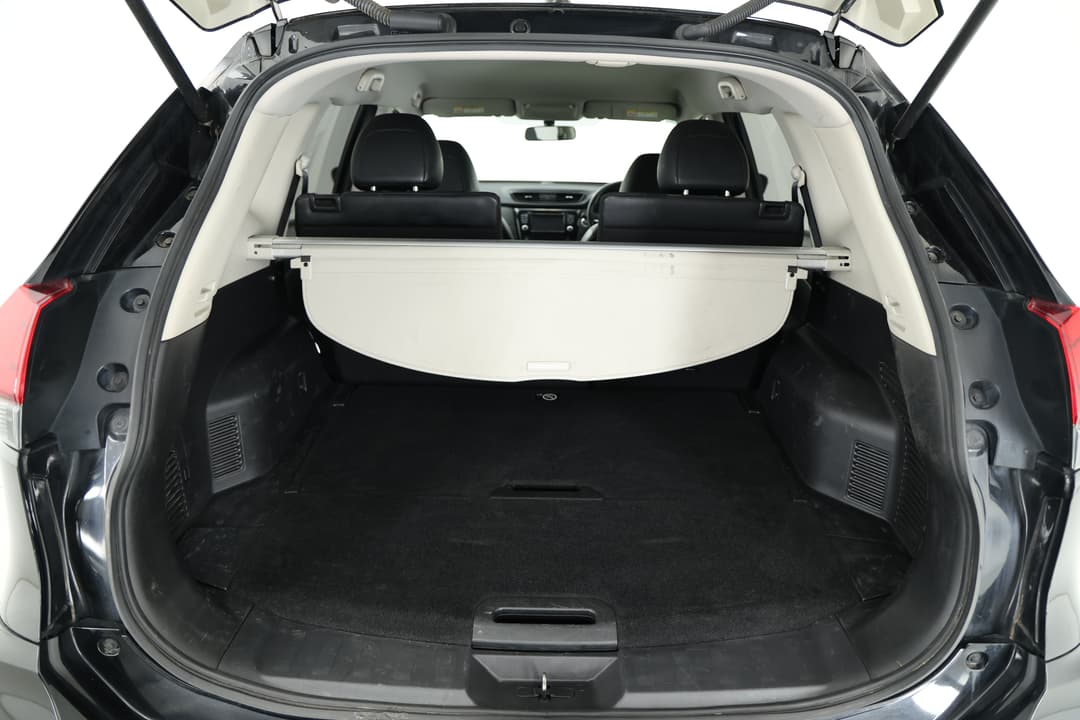 2017 Nissan X-trail St-l (FWD), Automatic, 109609 km, Boot Inside View