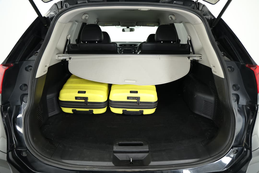 2017 Nissan X-trail St-l (FWD), Automatic, 109609 km, Boot Inside View with Luggage
