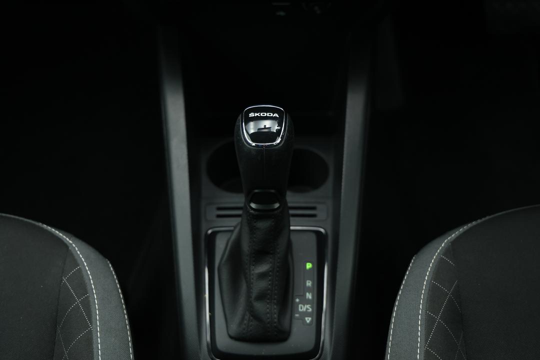 2019 SKODA Fabia 81 Tsi, Automatic, 66379 km, Gear Lever 