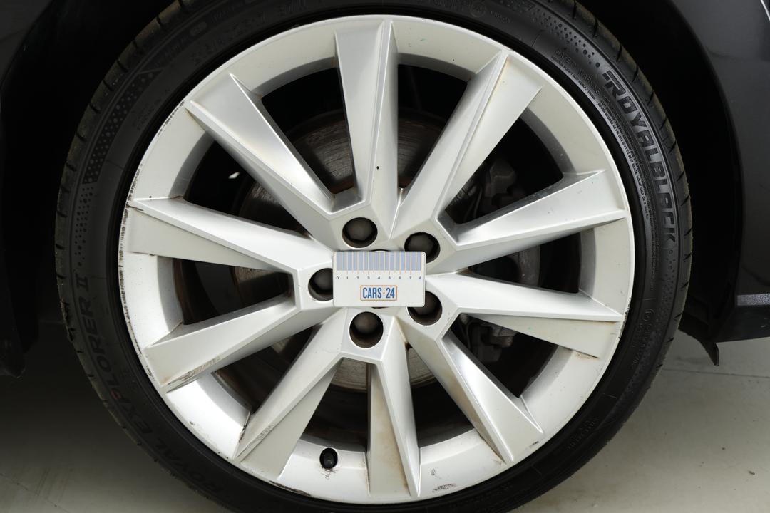 2019 SKODA Fabia 81 Tsi, Automatic, 66379 km, Wheels Rim Front RHS Gutter Rash