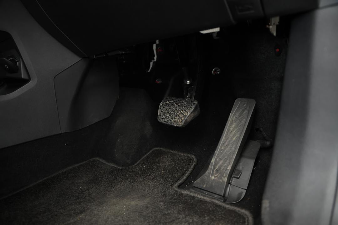 2025 Chery C5 Ultimate, Automatic, 4412 km, Pedals and Footmat