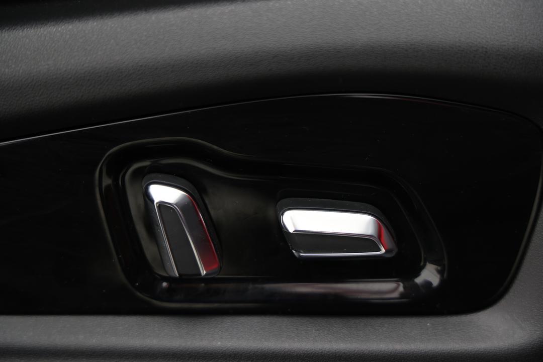 2025 Chery C5 Ultimate, Automatic, 4412 km, Drivers Side Adjustment Panel