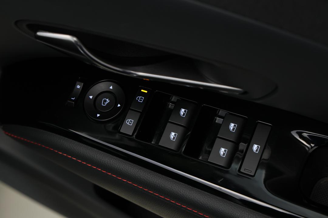 2025 Hyundai Tucson Premium N Line Hybrid (AWD), Automatic, 32535 km, Drivers Side Door Panel Controls