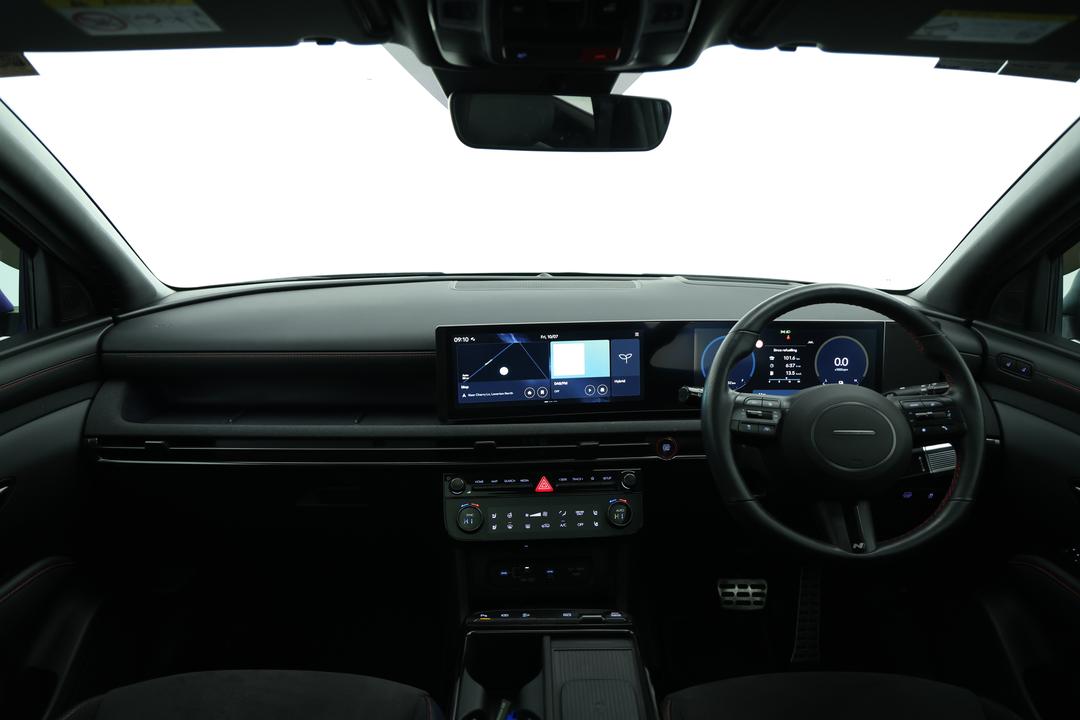 2025 Hyundai Tucson Premium N Line Hybrid (AWD), Automatic, 32535 km, Dashboard View