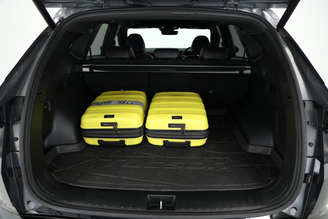 2025 Hyundai Tucson Premium N Line Hybrid (AWD), Automatic, 32535 km, Boot Inside View with Luggage