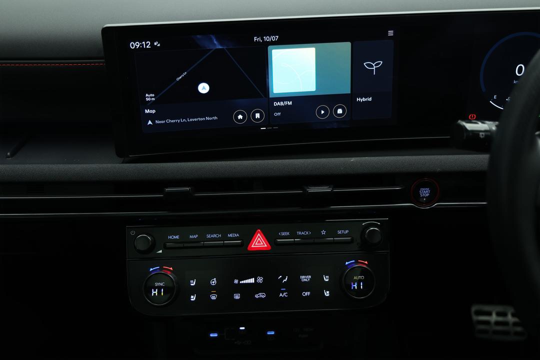 2025 Hyundai Tucson Premium N Line Hybrid (AWD), Automatic, 32535 km, Center Console