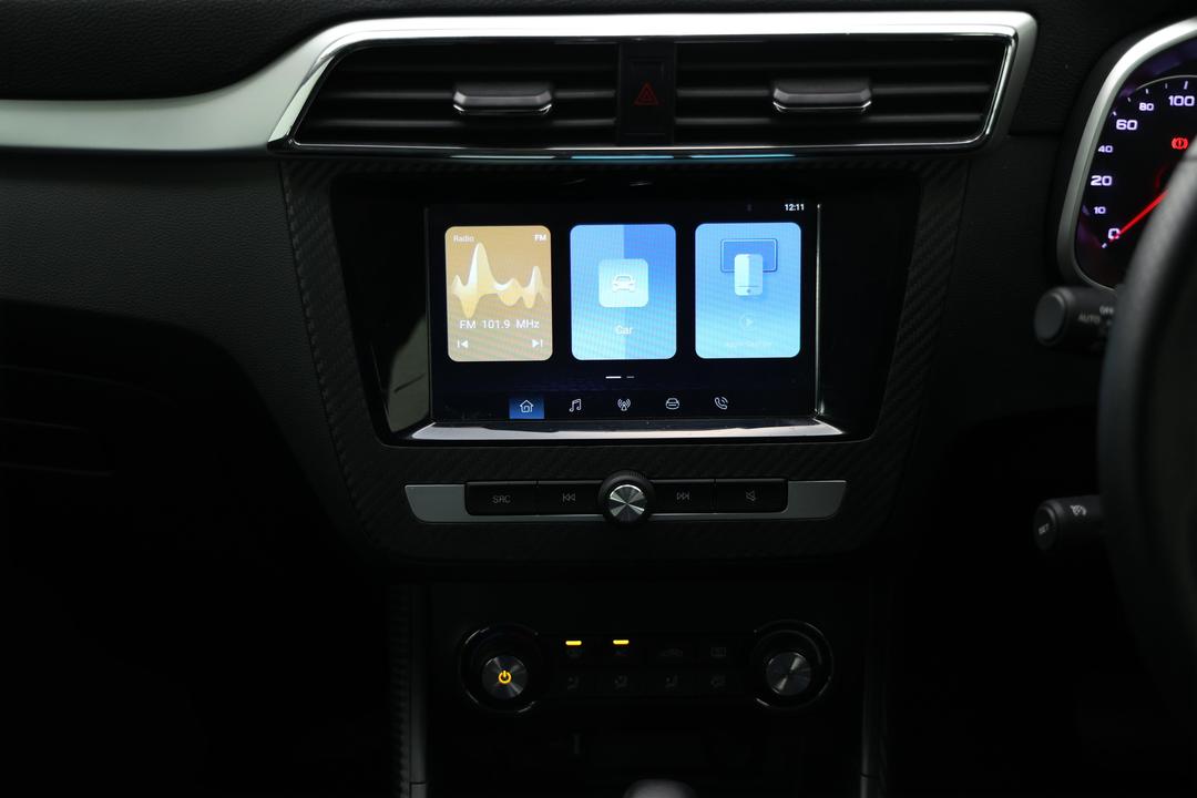 2023 MG ZS Excite, Automatic, 20643 km, Center Console
