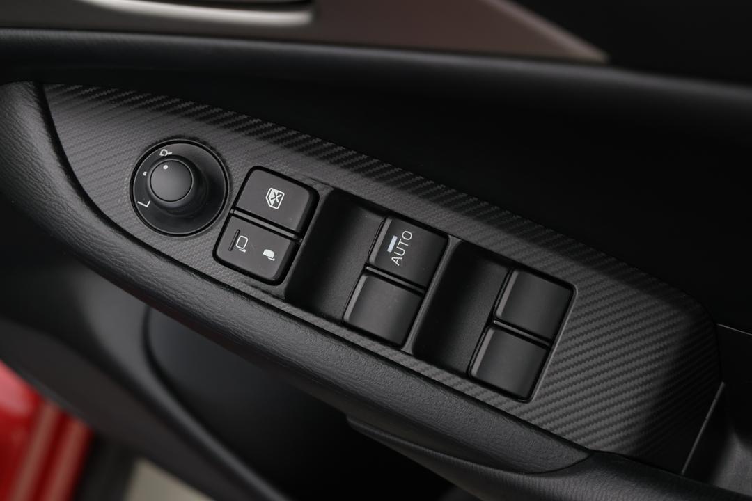 2022 Mazda CX-3 Maxx Sport (FWD), Automatic, 37280 km, Drivers Side Door Panel Controls