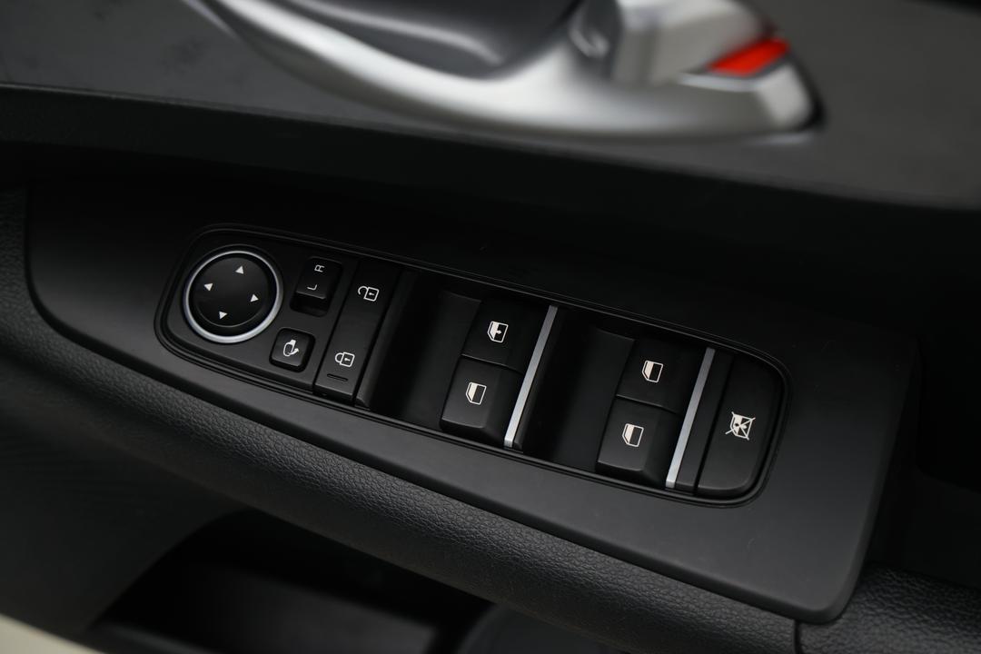 2024 Kia Cerato S Safety Pack, Automatic, 44943 km, Drivers Side Door Panel Controls