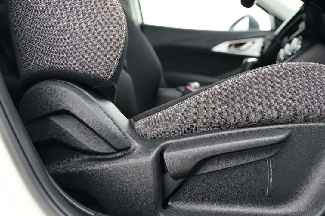 2025 Mazda CX-3 G20 Pure, Automatic, 24763 km, Drivers Side Adjustment Panel