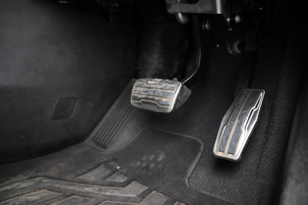 2019 Holden Acadia Ltz-v (AWD), Automatic, 107370 km, Pedals and Footmat