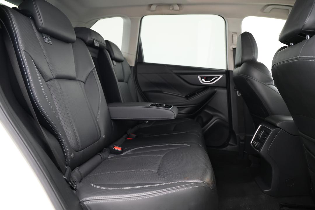2020 Subaru Forester 2.5i-s (AWD), Automatic, 135448 km, Right Side Rear Door Cabin View