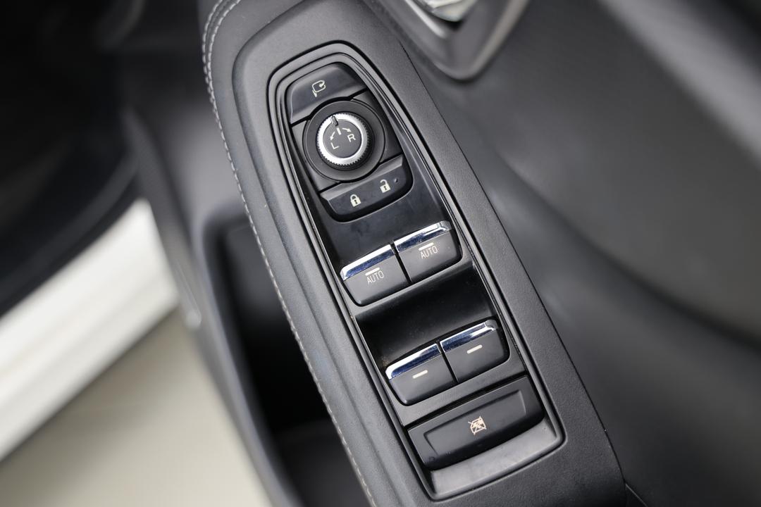 2020 Subaru Forester 2.5i-s (AWD), Automatic, 135448 km, Drivers Side Door Panel Controls