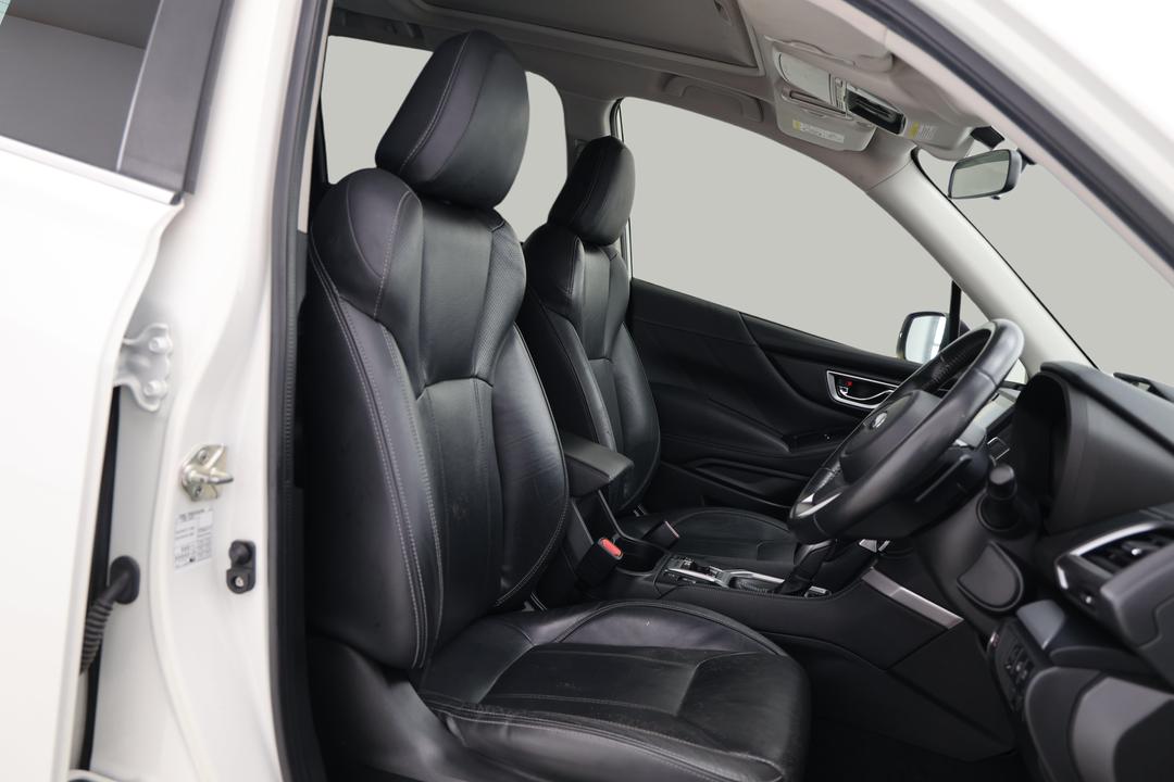 2020 Subaru Forester 2.5i-s (AWD), Automatic, 135448 km, Right Side Front Door Cabin View