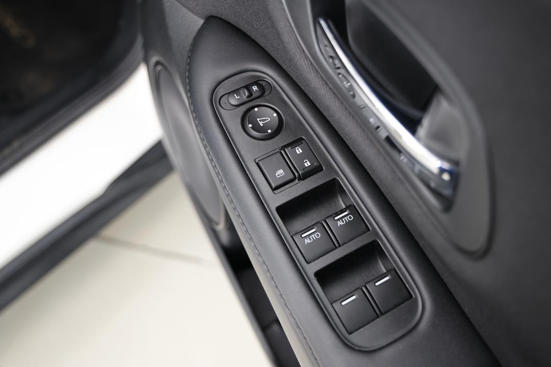 2019 Honda HR-V Vti, Automatic, 116839 km, Drivers Side Door Panel Controls