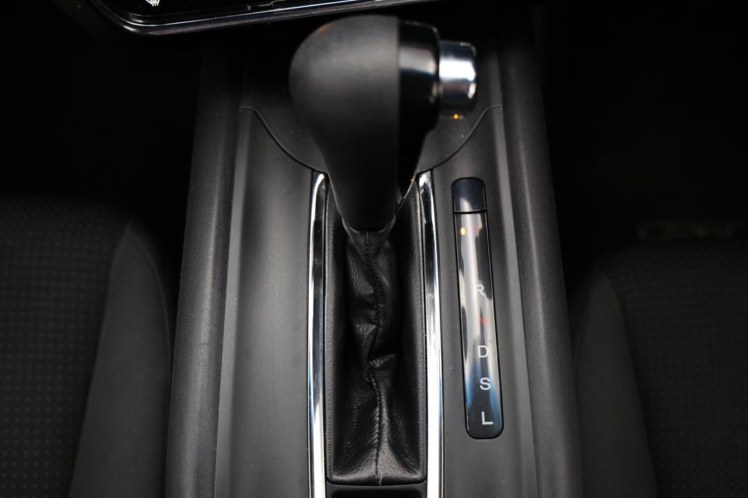 2019 Honda HR-V Vti, Automatic, 116839 km, Gear Lever 
