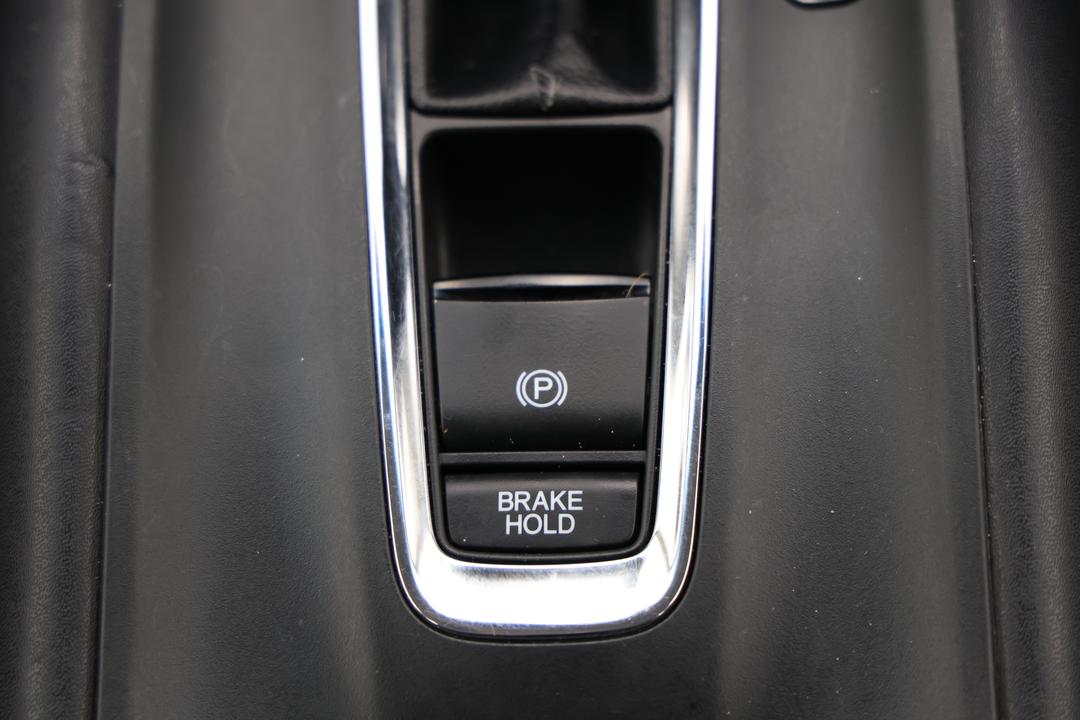 2019 Honda HR-V Vti, Automatic, 116839 km, Handbrake