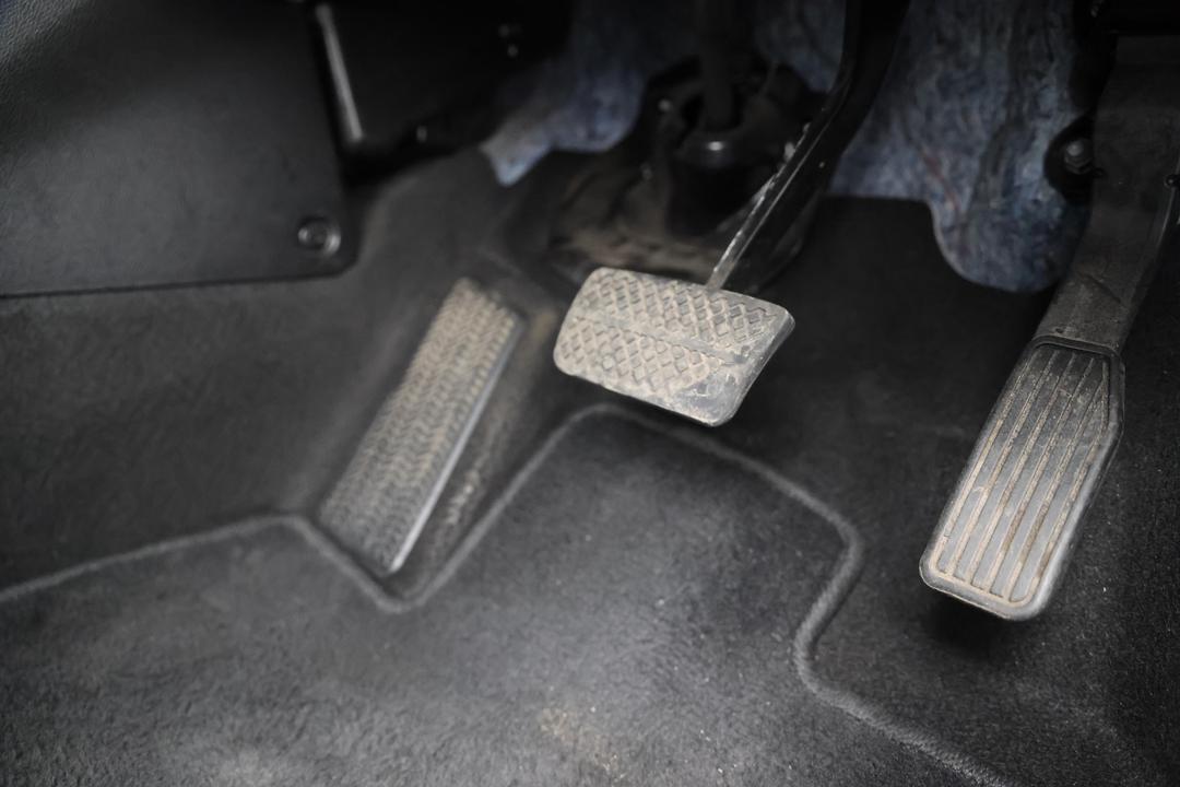 2019 Honda HR-V Vti, Automatic, 116839 km, Pedals and Footmat
