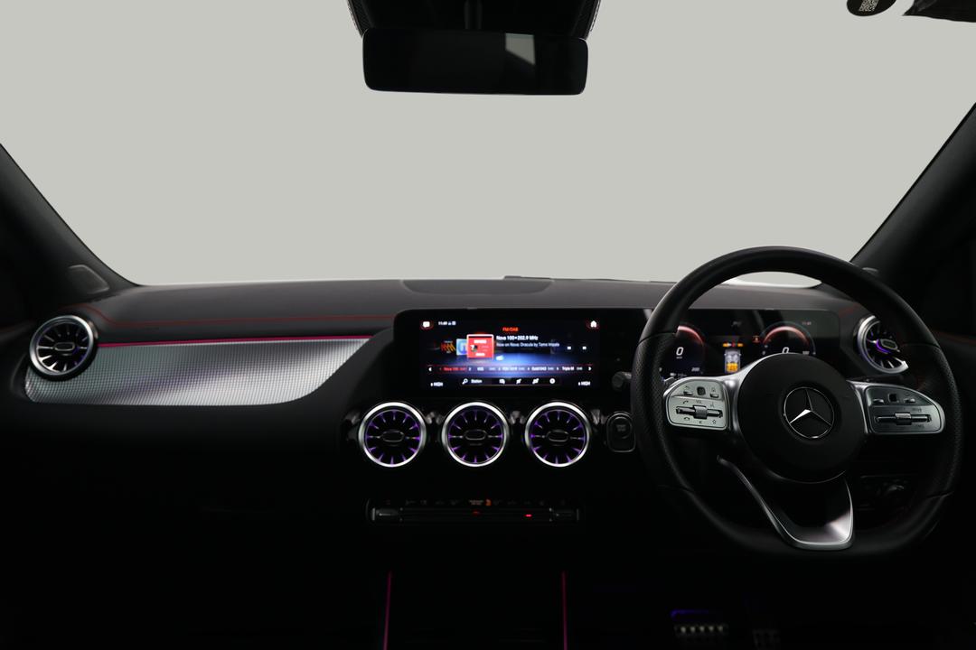 2022 Mercedes-benz Eqa 250, Automatic, 71587 km, Dashboard View