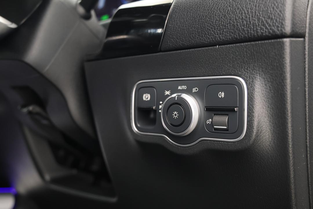 2022 Mercedes-benz Eqa 250, Automatic, 71587 km, Utility Switches/Buttons