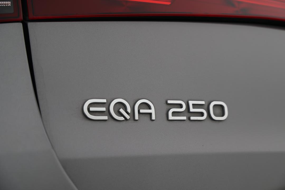 2022 Mercedes-benz Eqa 250, Automatic, 71587 km, Badge (Boot Left Side)