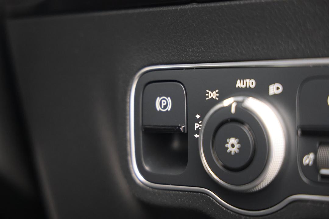 2022 Mercedes-benz Eqa 250, Automatic, 71587 km, Handbrake