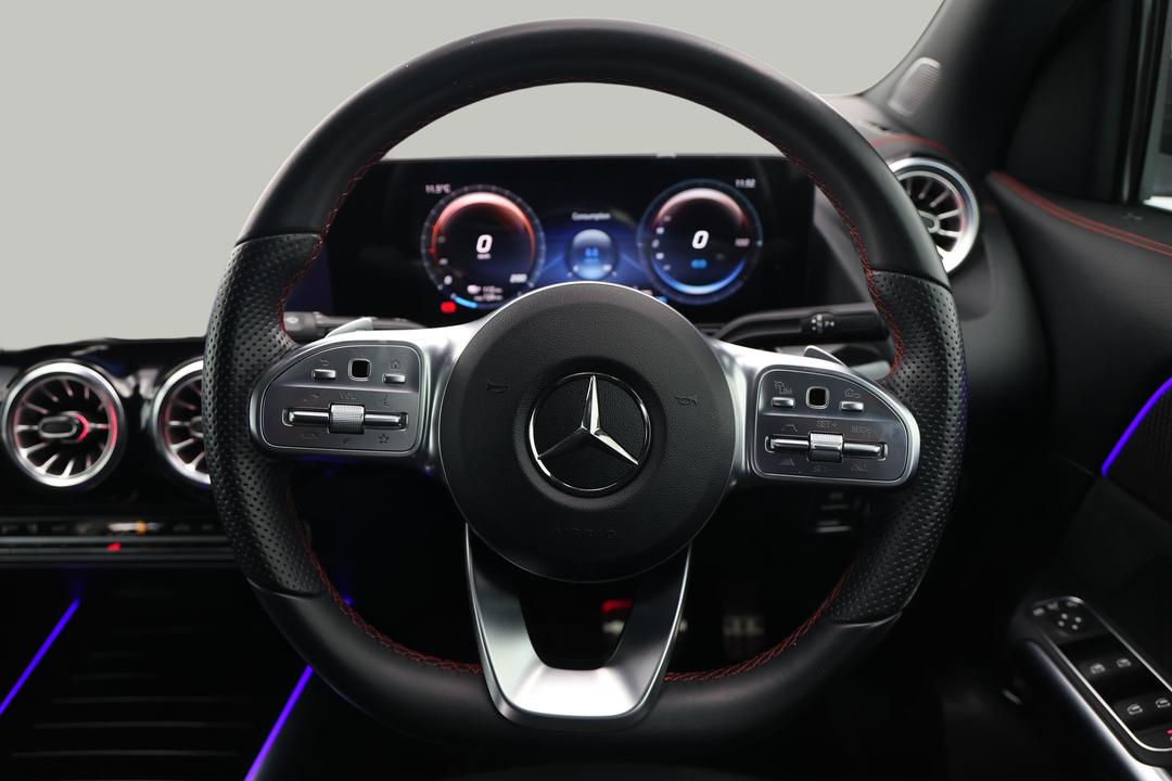2022 Mercedes-benz Eqa 250, Automatic, 71587 km, Steering Wheel Close-up