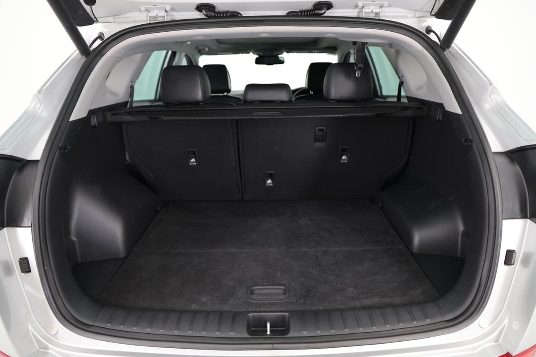 2015 Hyundai Tucson Highlander (AWD), Automatic, 144940 km, Boot Inside View