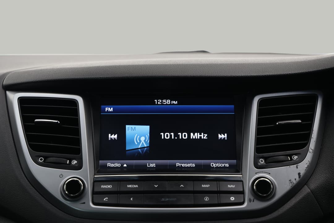 2015 Hyundai Tucson Highlander (AWD), Automatic, 144940 km, Steering Wheel Close-up