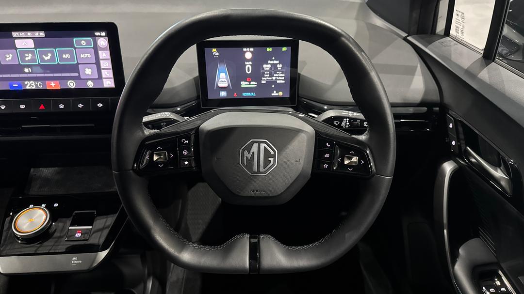 2023 MG Mg4 Essence 64, Automatic, 9826 km, Steering Wheel Close-up