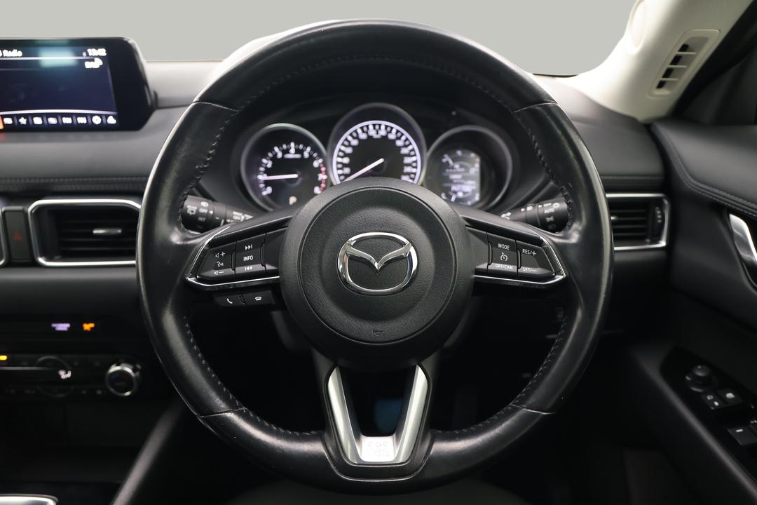 2018 Mazda CX-5 Maxx Sport (4x4), Automatic, 147700 km, Steering Wheel Close-up