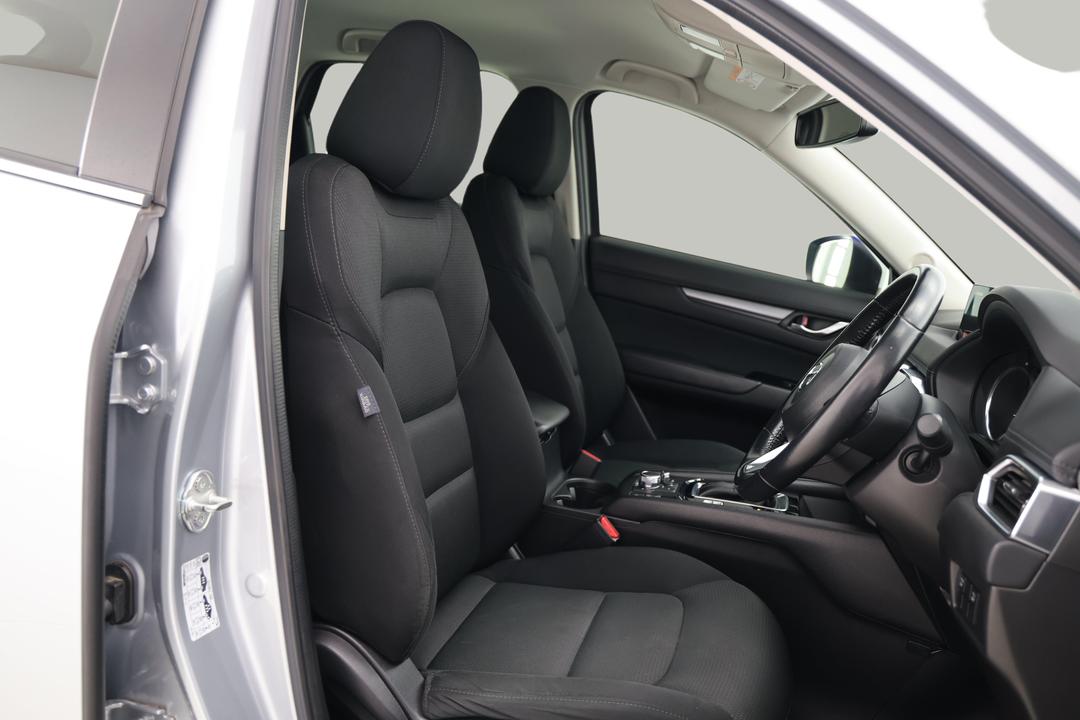 2018 Mazda CX-5 Maxx Sport (4x4), Automatic, 147700 km, Right Side Front Door Cabin View