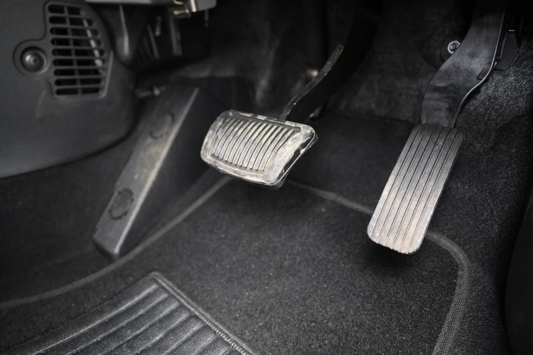 2024 Kia Picanto Sport (pe2), Automatic, 11964 km, Pedals and Footmat