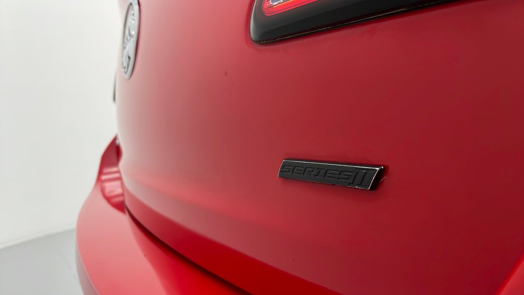 2016 Holden Commodore Sv6, Automatic, 102855 km, Badge (Boot Right Side)