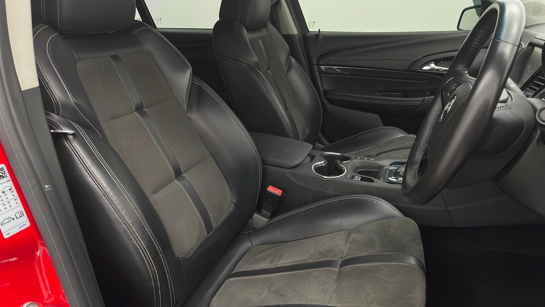 2016 Holden Commodore Sv6, Automatic, 102855 km, Right Side Front Door Cabin View