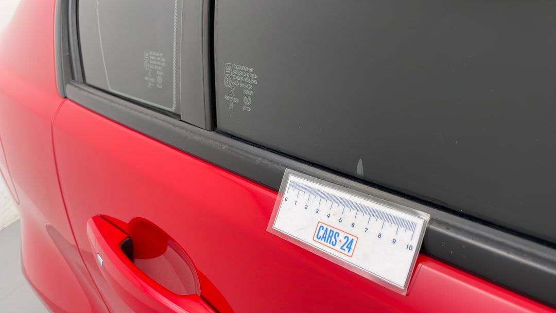 2016 Holden Commodore Sv6, Automatic, 102855 km, Window Glass Rear RHS Tinting bubbling