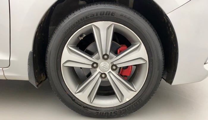 2018 Hyundai Verna 1.6 SX (O) CRDI MT, Diesel, Manual, 74,495 km, Right Front Wheel