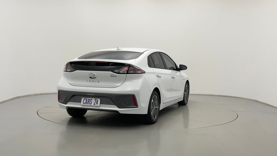 Right Back Diagonal (45- Degree) View