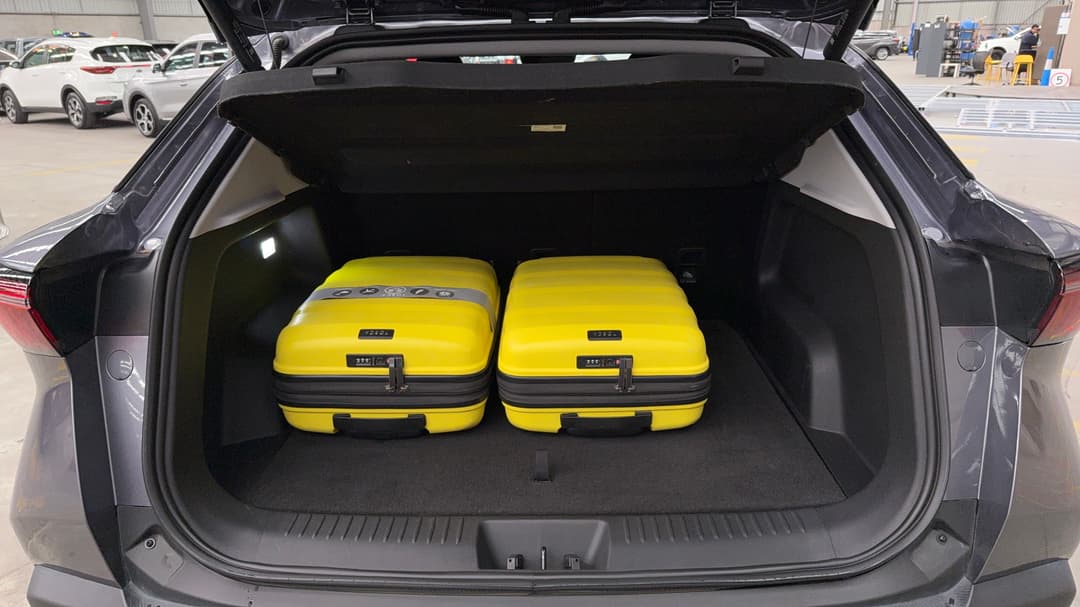 2024 Chery Omoda 5 Ex (high Version), Automatic, 46602 km, Boot Inside View with Luggage